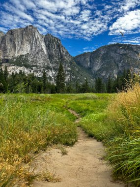 Yosemite Ulusal Parkı, manzara, Amerika 'da yürüyüş, güzel manzaralar, yürüyüşler, turizm, kayalık tepeler, vahşi doğa, açık alanlar, zirveler, doğal miras, Kaliforniya ulusal parkı