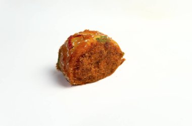 Diş ipi rulosu, yumuşak ekmeğe sarılmış, sonra rulo haline getirilmiş ve birkaç parçaya bölünmüş et kombinasyonudur..