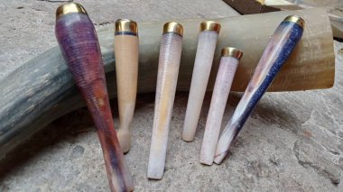 Sigara içmek için kullanılan pipo eşsiz bir şekle sahip olmasının yanı sıra sosyal bir ayin olmasının yanı sıra, sigara piposu kullanmak da farklı bir sigara içme deneyimi sağlayabilir..