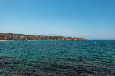 Rethymno, Girit, Yunanistan - 18 Temmuz 2024: Rıhtıma bakan şehir manzarası