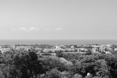 Nicodemou Milona 'dan Paphos şehri genel görünümü, Paphos Old Town siyah beyaz