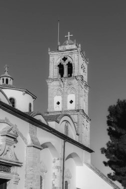 Lefkara, Cyprus- 18 Aralık 2024 Lefkara köyündeki Kutsal Haç dış bina manzaralı kilise.