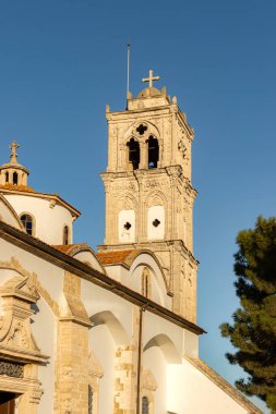 Lefkara, Cyprus- 18 Aralık 2024 Lefkara köyündeki Kutsal Haç dış bina manzaralı kilise.
