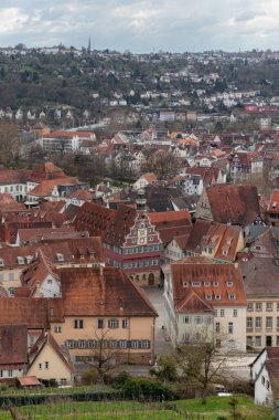 Esslingen, Almanya 1 Nisan 2025 Esslinger Burg Kalesi 'nden Esslingen şehir manzarası