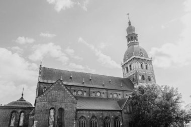 Riga, Letonya - 20 Temmuz 2025: Riga Katedrali resmi olarak Saint Mary Katedrali olarak bilinir.