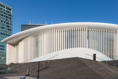 Lüksemburg Şehri, Lüksemburg Filarmoni Orkestrası, 28 Haziran 2025 Grande-Düşes Josphine-Charlotte Konser Salonu dış yapı binası olarak bilinir.