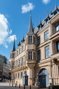 Lüksemburg Şehri, Lüksemburg - 27 Haziran 2025: Lüksemburg 'un güneyindeki Grand Dük Sarayı, Lüksemburg Dükü' nün resmi konutu.