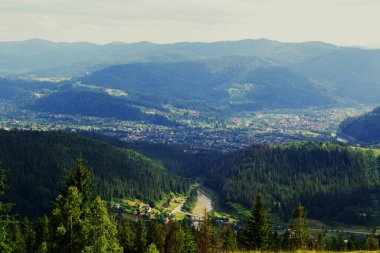 Yaremche Karpatların dağlarında..