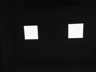 Odadaki beyaz pencere