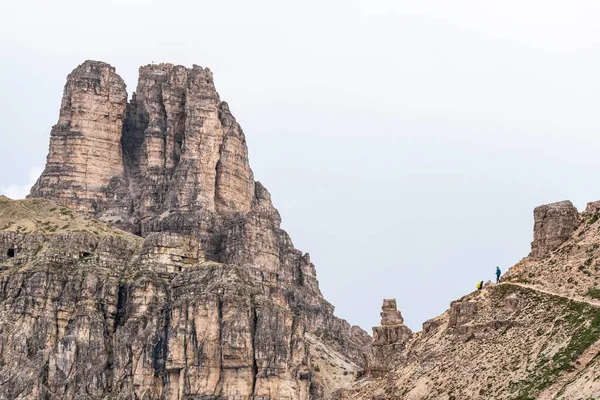 Yazın ünlü Tre Cime di Lavaredo. Alp Dağları manzarası. Dolomitler, Alpler, İtalya, Avrupa (Drei Zinnen)