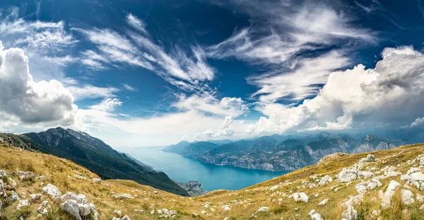 Baldo Dağı (Monte Baldo) panorama wiev, muhteşem Panorama