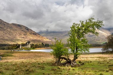 Kilchurn Şatosu 'nun panoramik manzarası, İskoçya
