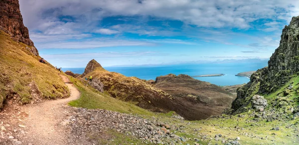 Vista Panorâmica Bonita Quiraing Com Pessoas Escócia Ilha — Fotografia de Stock