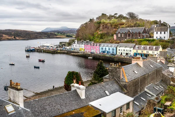 Portree 'nin çarpıcı manzarası, İskoç manzarası, Highla