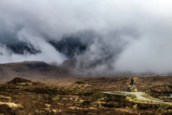 Потрясающая Панорама Вид Шотландский Пейзаж Статуя Маккензи — стоковое фото