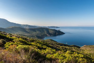 Capo Rosso ile manzara, Korsika adası, Fransa