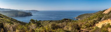 Capo Rosso ile manzara, Korsika adası, Fransa