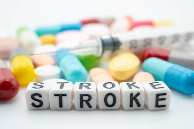 STROKE Kelime, ilaç antibiyotik haplar, haplar ve kapsüller.