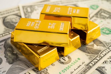 Amerikan doları banknotlu altın külçeler, finans sektörü yatırım para birimi.