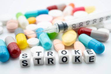 STROKE Kelime, ilaç antibiyotik haplar, haplar ve kapsüller.