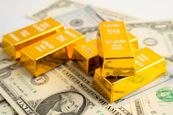 Amerikan doları banknotlu altın külçeler, finans sektörü yatırım para birimi.
