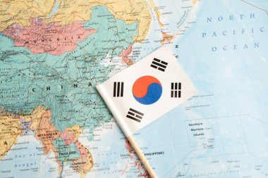 Bangkok, Tayland Kasım 2024 Güney Kore bayrağı dünya haritasında.