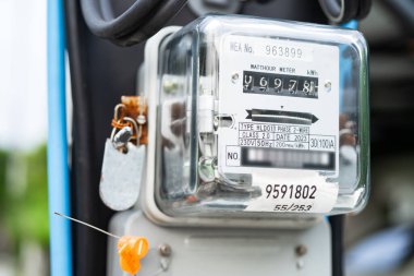Ev ve ofisteki enerji maliyeti için elektrik ölçüm sayacı.