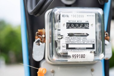 Ev ve ofisteki enerji maliyeti için elektrik ölçüm sayacı.