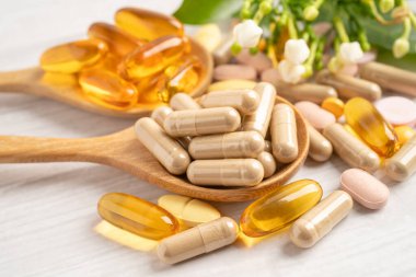 Alternatif ilaç bitkisel organik kapsül ilaç.