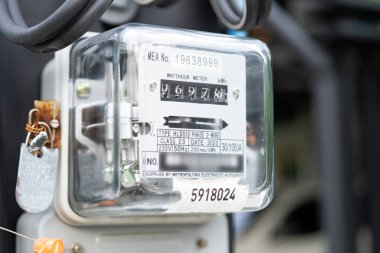 Ev ve ofisteki enerji maliyeti için elektrik ölçüm sayacı.