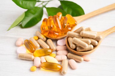 Alternatif ilaç bitkisel organik kapsül ilaç.