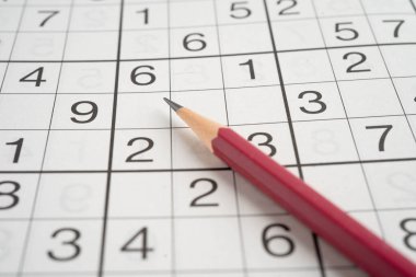 Pratik becerisi için kalemle yapboz oyunu.