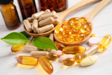 Alternatif ilaç bitkisel organik kapsül ilaç.