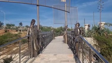 Kıbrıs, aja napa, heykel parkındaki metal heykeller. Yüksek kalite 4k görüntü