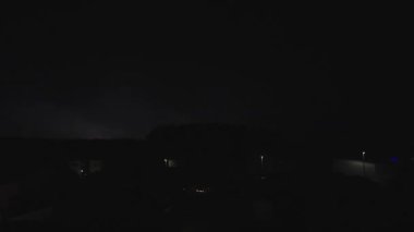 Gece gökyüzü ve ay.