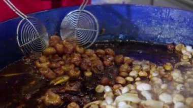 Funghi, sokak yemeği festivalinde Şampiyon ızgara yaptı. Mantarlar