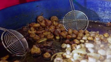 Funghi, sokak yemeği festivalinde Şampiyon ızgara yaptı. Mantarlar