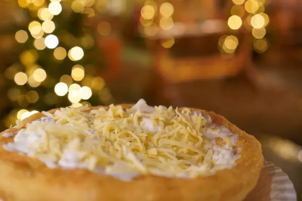 Noel pazarında kızarmış langolar.