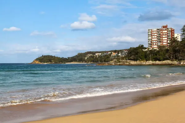 Avustralya, Sydney 'deki ünlü Bondi plajı. Boş insan yok.