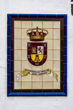 Görüntü, kasabanın mozaik işaretini gösteriyor. Cabildo insular de gran canaria.