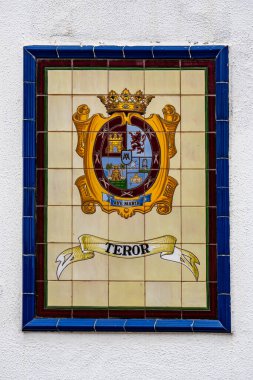 Teror kasabasının mozaik işaretini gösteren resim