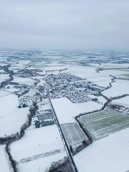 Kar yağarken yukarıdan Erwitte