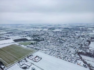 Kar yağarken yukarıdan Erwitte