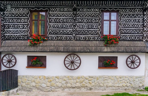 Cicimany Eslováquia Setembro 2022 Vista Perto Folclore Pintado Parede Casa — Fotografia de Stock
