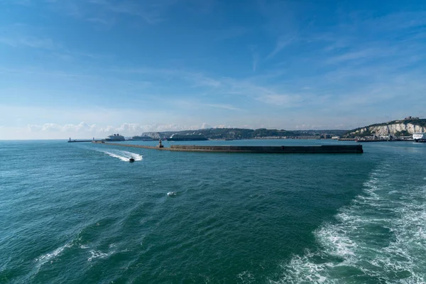 Dover Verenigd Koninkrijk September 2022 Speedboot Verlaat Haven Van Dover — Stockfoto