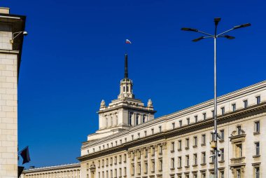 Sofya, Bulgaristan - 30 Ekim 2022: The Largo ve Sofya şehir merkezindeki eski Parti Evi