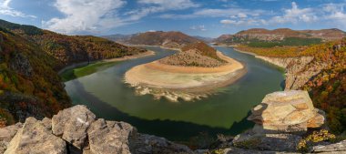 Bulgaristan 'ın Kardzhali kenti yakınlarındaki Arda River Bend manzarası