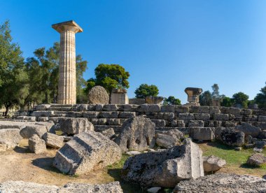 Olympia, Yunanistan - 11 Kasım 2022: Antik Olympia 'daki Zeus Tapınağı' nın kalıntıları