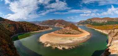 Bulgaristan 'ın Kardzhali kenti yakınlarındaki Arda River Bend manzarası