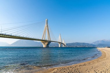 Rio-Antirio Köprüsü 'nün Korint Körfezi' ndeki manzarası.